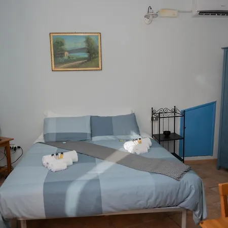 Delfino לינה וארוחת בוקר 3*